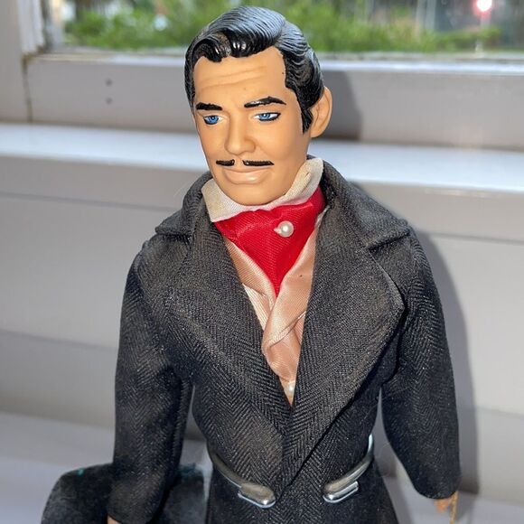 Vintage 1989 Gone With The Wind Rhett Butler/Clark Gable doll on stand - Picture 2 of 7